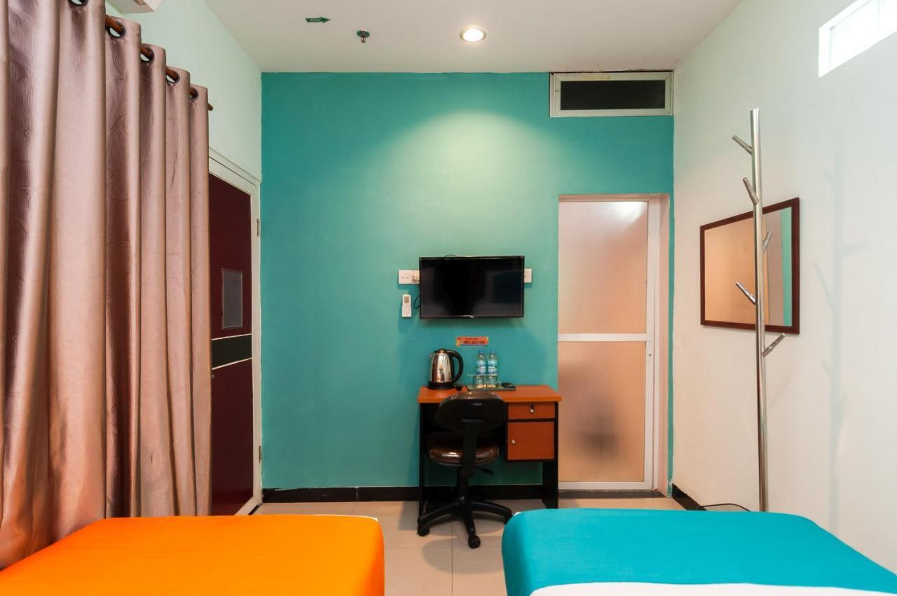 Sans Hotel Finest Medan Exterior foto
