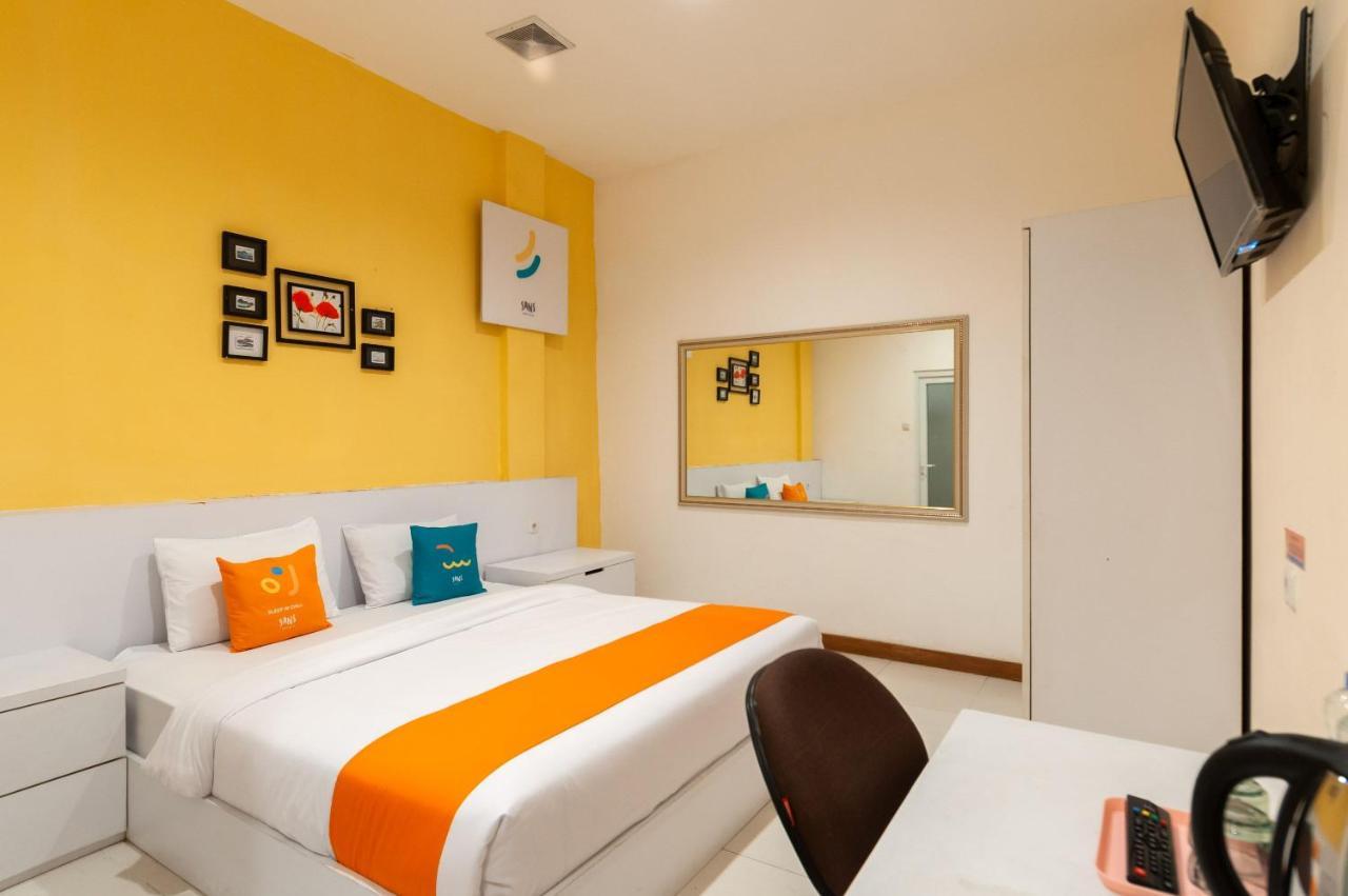 Sans Hotel Finest Medan Exterior foto