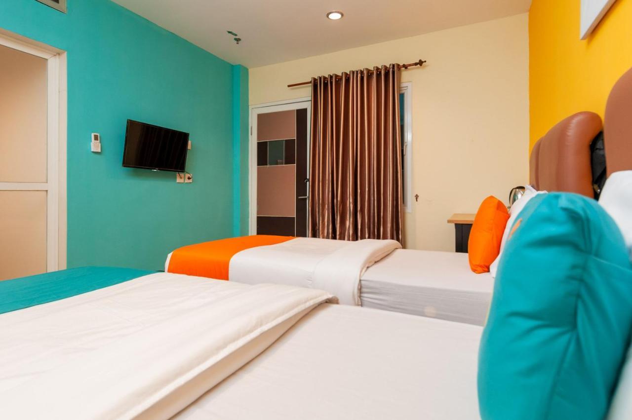 Sans Hotel Finest Medan Exterior foto